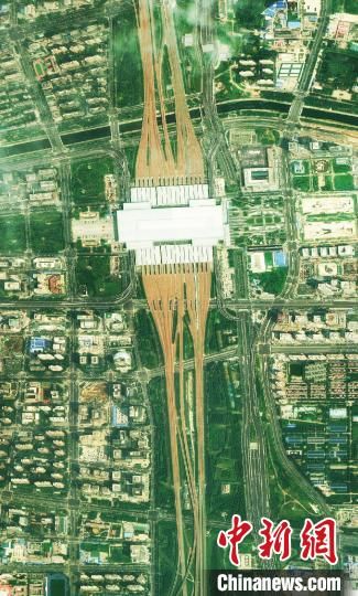 “河南一号”遥感卫星拍摄的郑州东站影像。　河南省自然资源厅供图