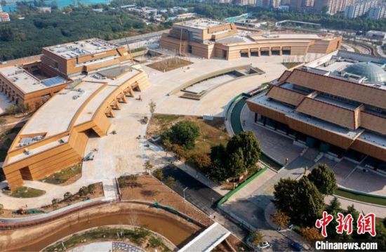 俯拍中国文字博物馆及续建工程。　麻�然 摄