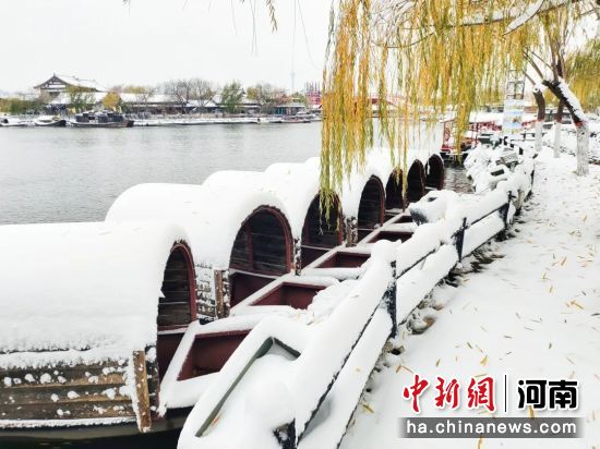 图为汴梁城的江南雪景 清明上河园供图