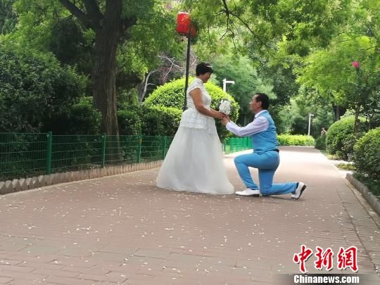 郑州婚纱照_郑州老年婚纱照